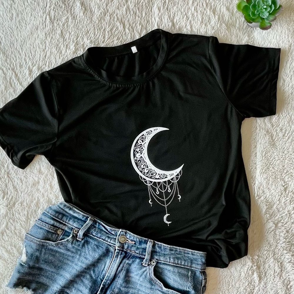 Shein Women’s Black Moon Print Short Sleeve T-shirt Medium